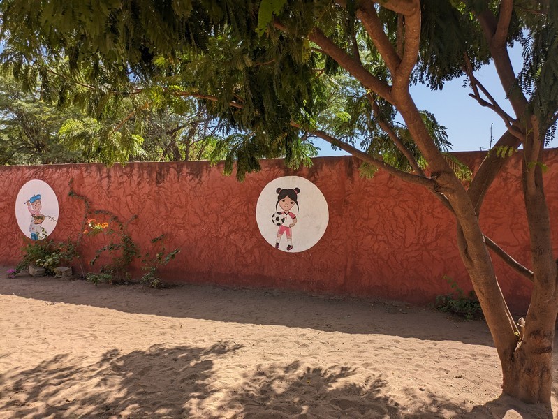 Mur école N'Guerigne Bambara